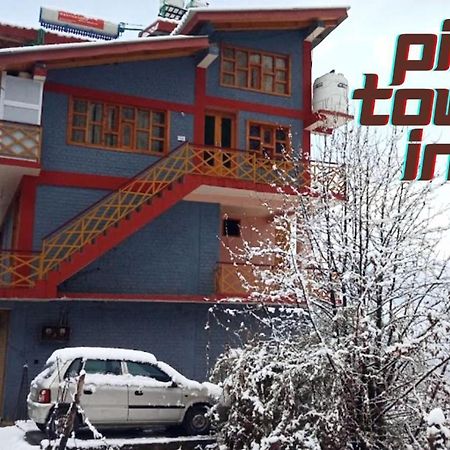 Pine Tower Inn Manāli Esterno foto