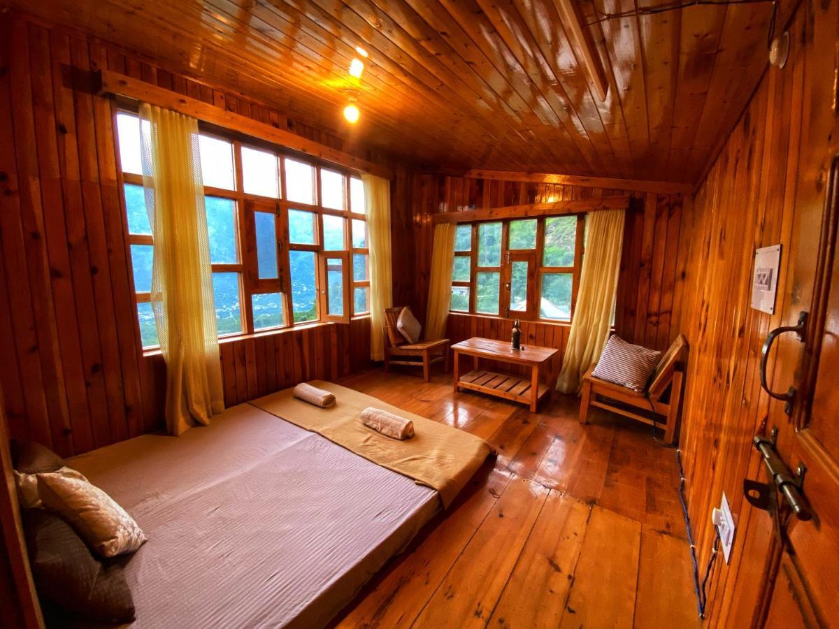 Pine Tower Inn Manāli Esterno foto